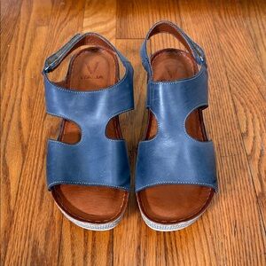 V-Italia Montreal platform wedge sandal navy blue leather size 38‎